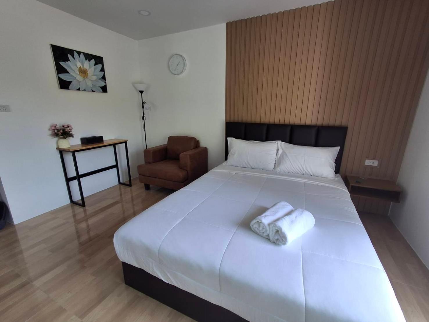 Homlomchomsuan หอมลมชมสวน Apartment บ้านใหม่ ภายนอก รูปภาพ